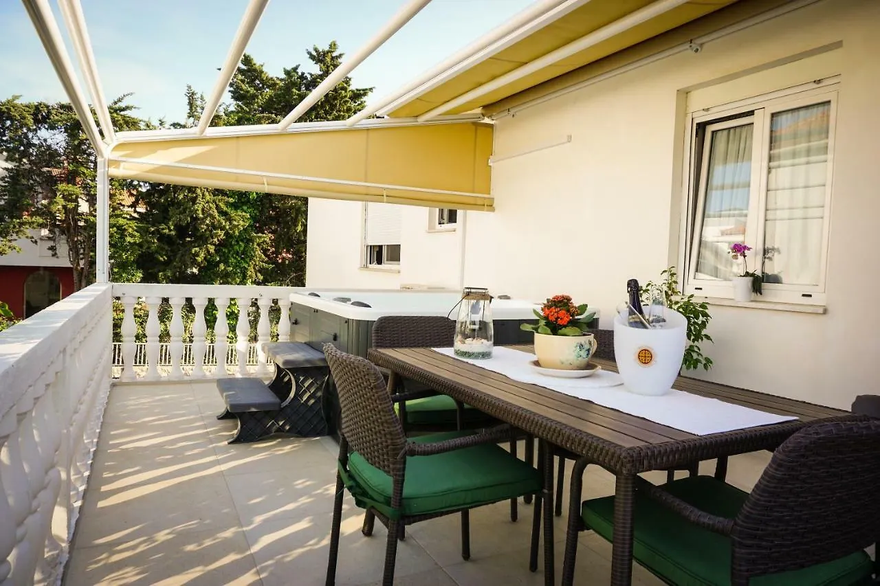 זאדאר Apartment Paula With Private Jacuzzi And Parking- Near The Beach קרואטיה