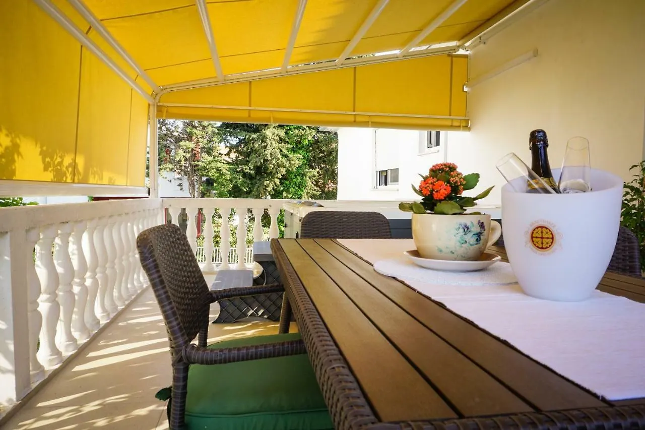Apartment Paula With Private Jacuzzi And Parking- Near The Beach Zadar