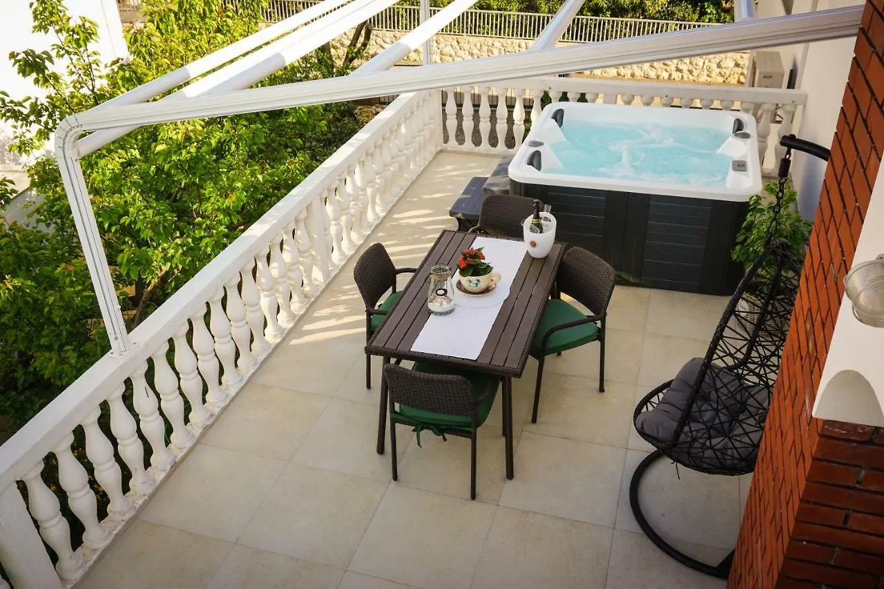 זאדאר Apartment Paula With Private Jacuzzi And Parking- Near The Beach