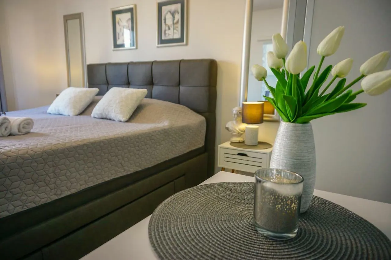 זאדאר Apartment Paula With Private Jacuzzi And Parking- Near The Beach