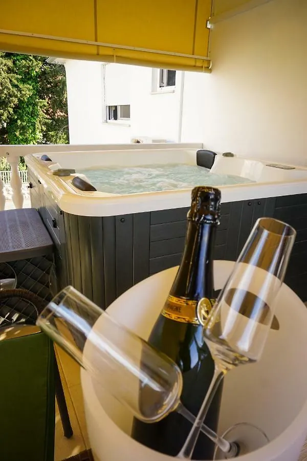 Apartment Paula With Private Jacuzzi And Parking- Near The Beach Zadar