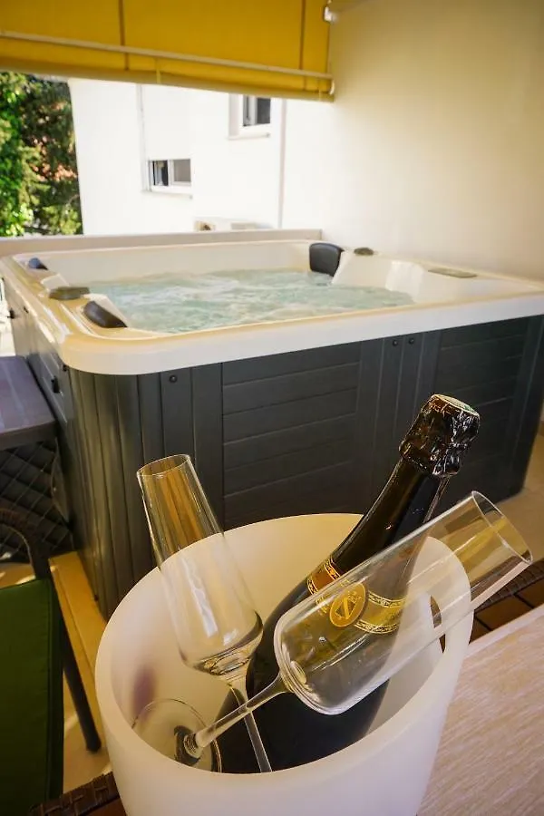 Apartment Paula With Private Jacuzzi And Parking- Near The Beach Zadar 0*,  Croatia