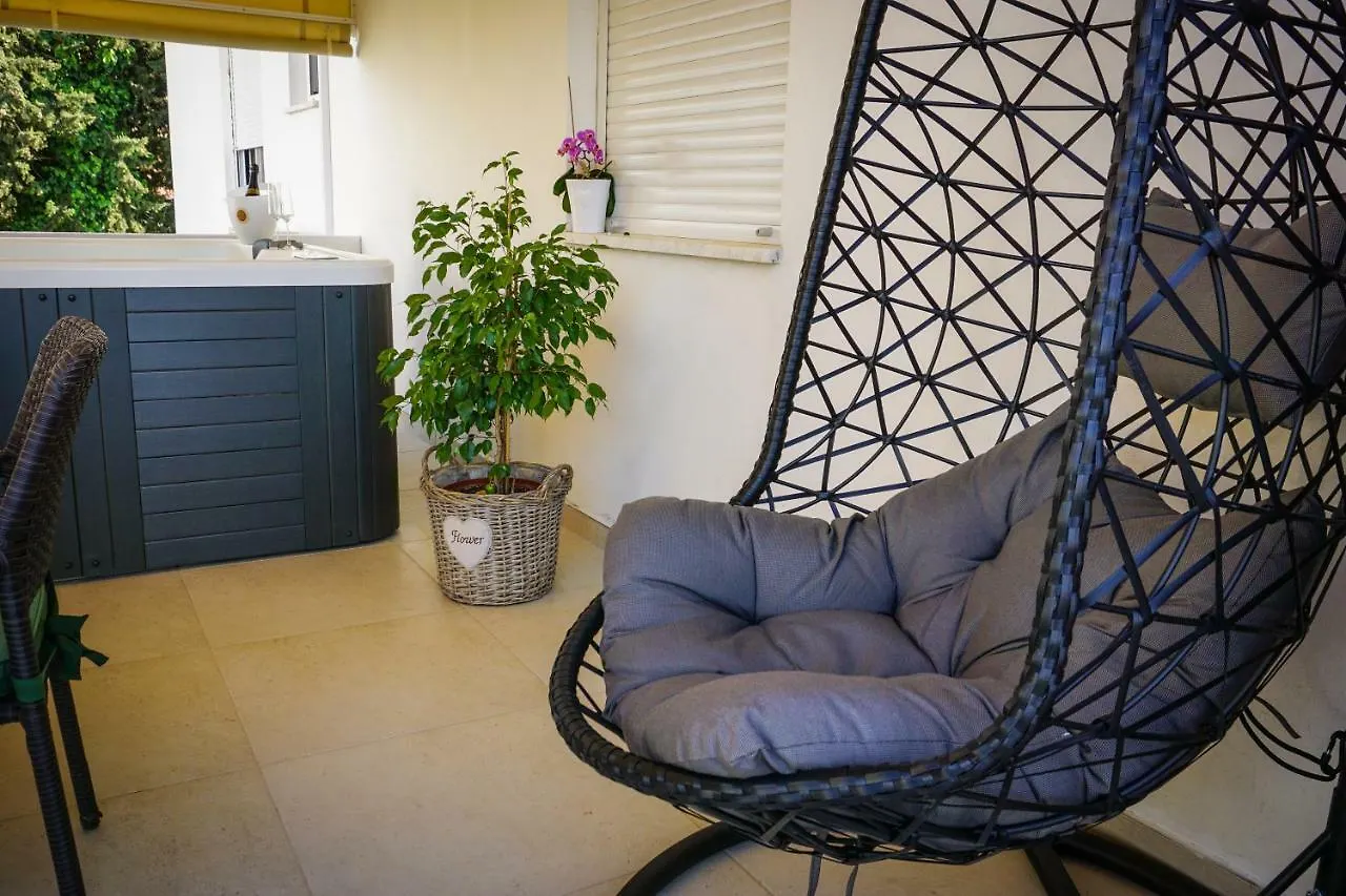 Apartment Paula With Private Jacuzzi And Parking- Near The Beach Zadar