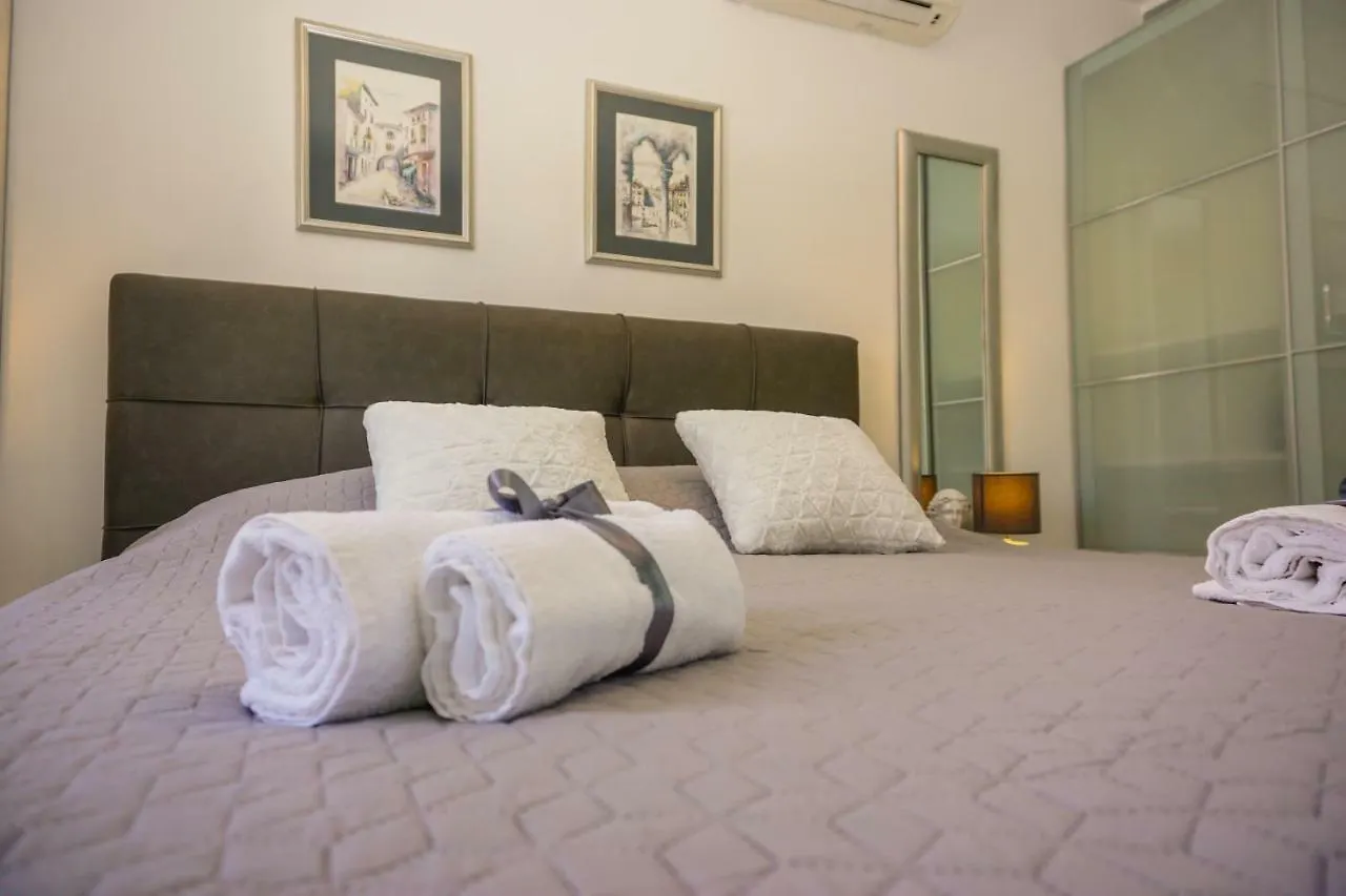 Apartment Paula With Private Jacuzzi And Parking- Near The Beach Zadar
