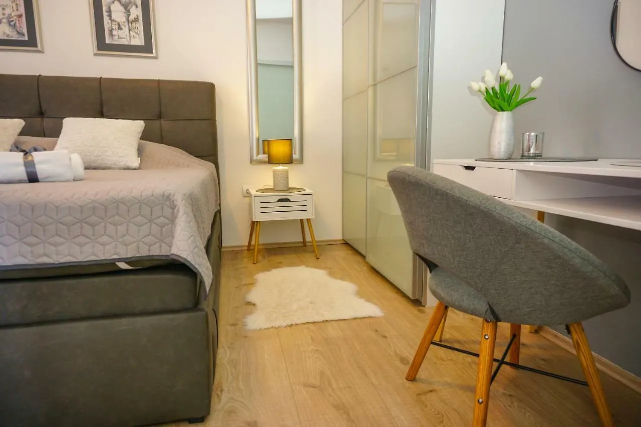 Apartment Paula With Private Jacuzzi And Parking- Near The Beach Zadar