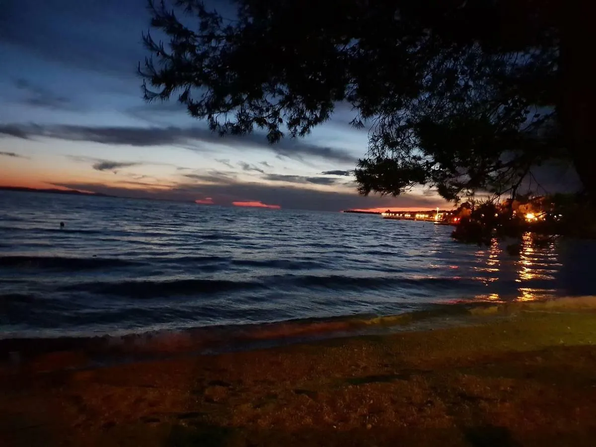 Apartment Paula With Private Jacuzzi And Parking- Near The Beach Zadar