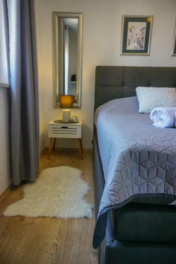 Apartment Paula With Private Jacuzzi And Parking- Near The Beach Zadar